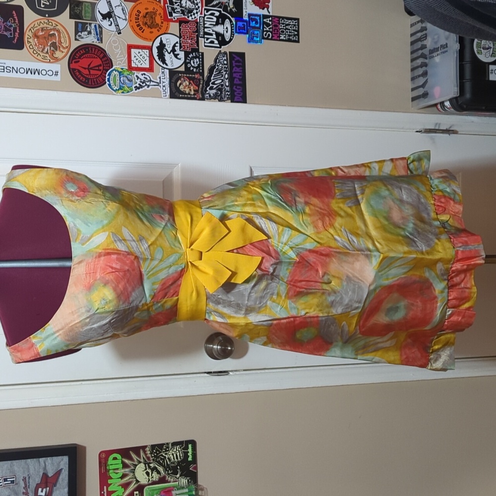 Vintage | Jeunesse New York Sleeveless Ruffle-bottom Dress